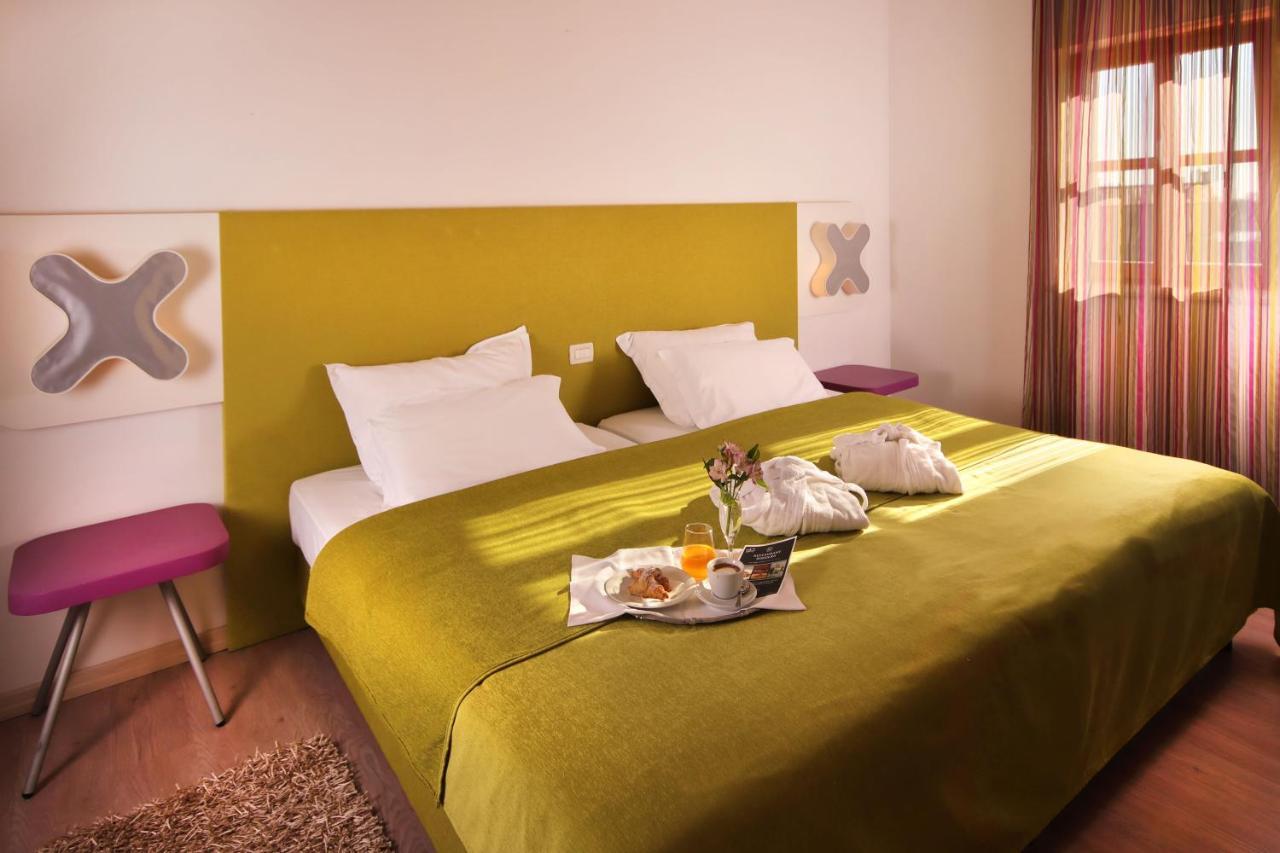 Hotel Velanera & Restaurant