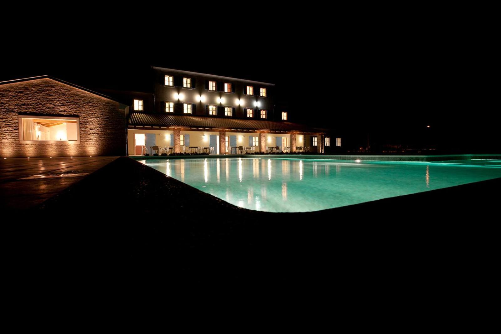 Hotel Velanera & Restaurant