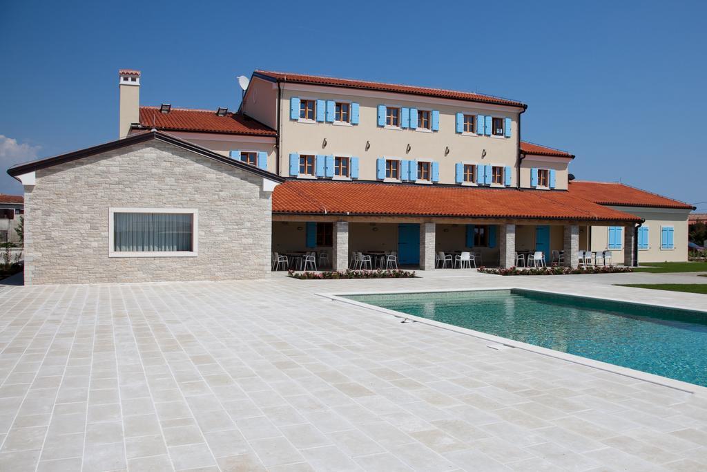 Hotel Velanera & Restaurant 4*