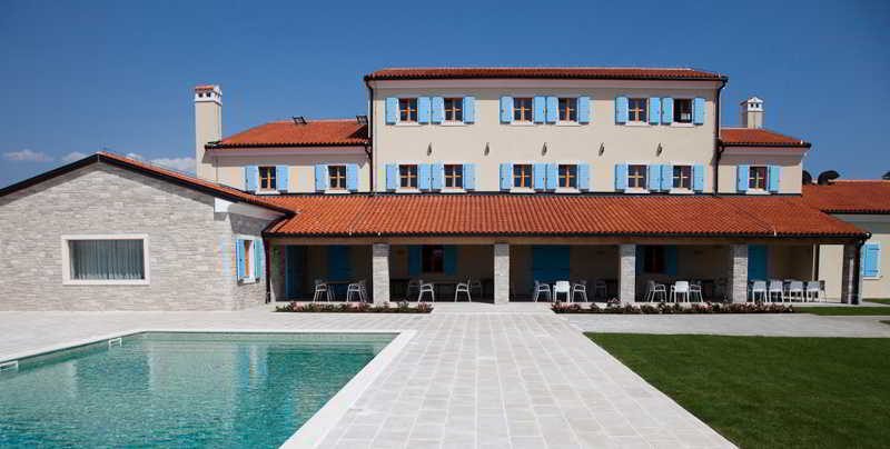 Velanera & Restaurant Hotel 4*