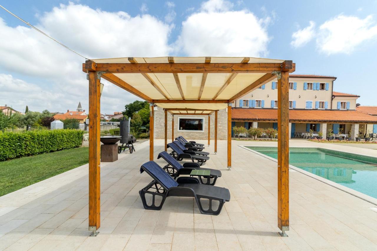 Velanera & Restaurant Sisan