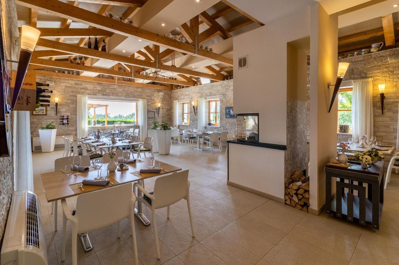Velanera & Restaurant Sisan