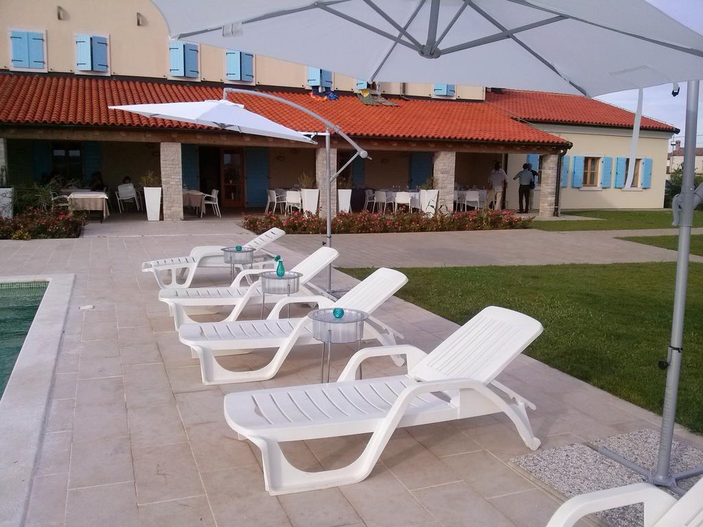 Velanera & Restaurant Hotel